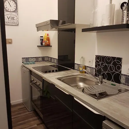 Cosy Avec Balneo, Balcon, Clim A 15 Min De La Cite