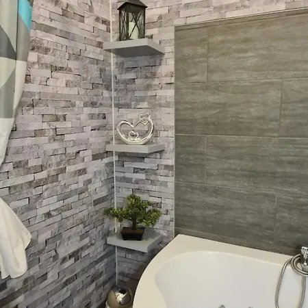 Apartmán Appart Cozi, Balneo, Clim, Centre, 15M De La Cite A Pied *