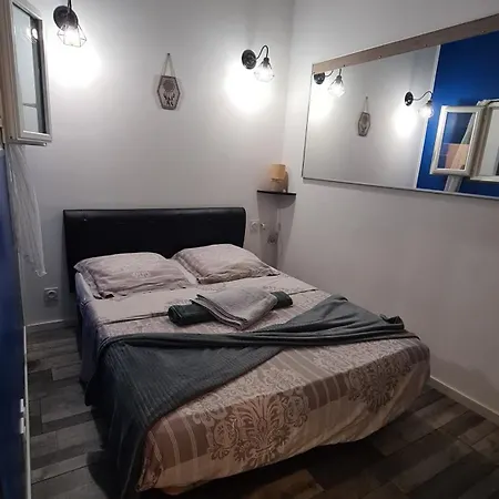 Cosy Avec Balneo, Balcon, Clim A 15 Min De La Cite *